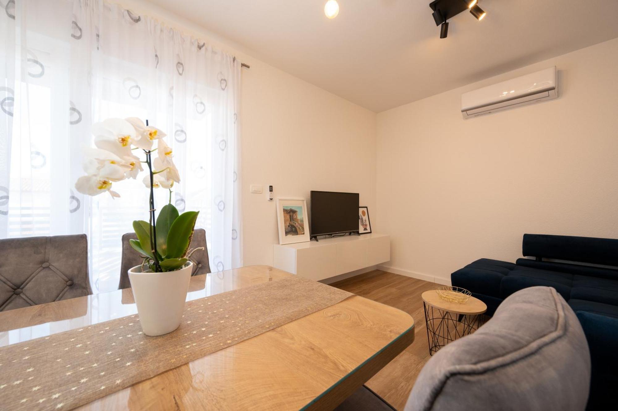 Apartment Ivi Trogir Exterior photo